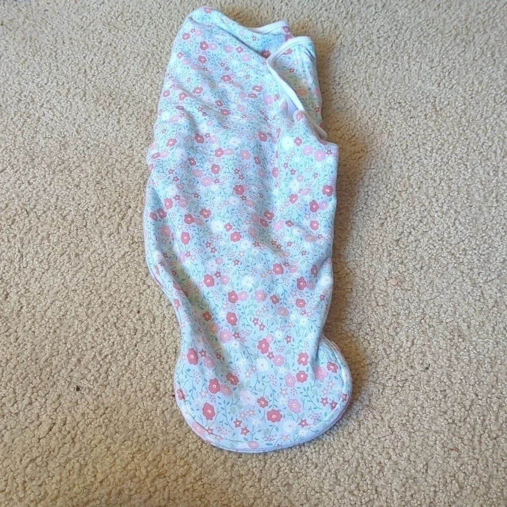 Aden + Anais Essentials Blue Floral Swaddle Size 0-3 Months